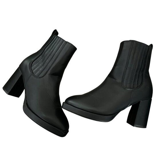 PrettyLittleThing Black Chelsea Boots Pull On Square Toe Ankle Side Zip Size 9 - Picture 1 of 9